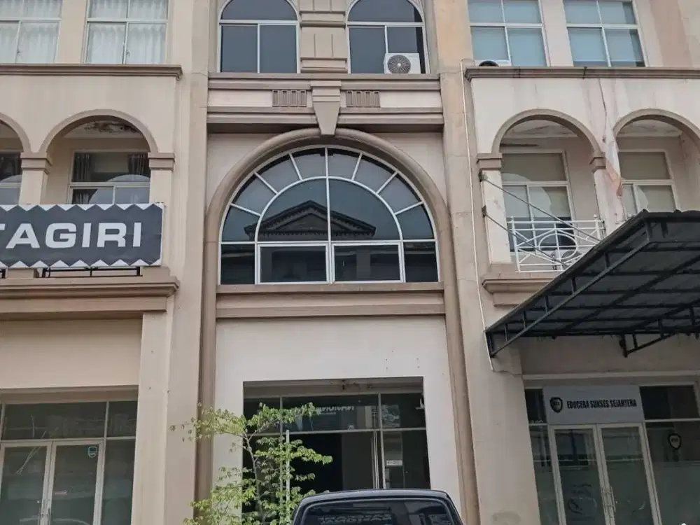 Dijual Ruko Strategis 3 Lantai Siap Pakai di Galaxy, Bekasi.