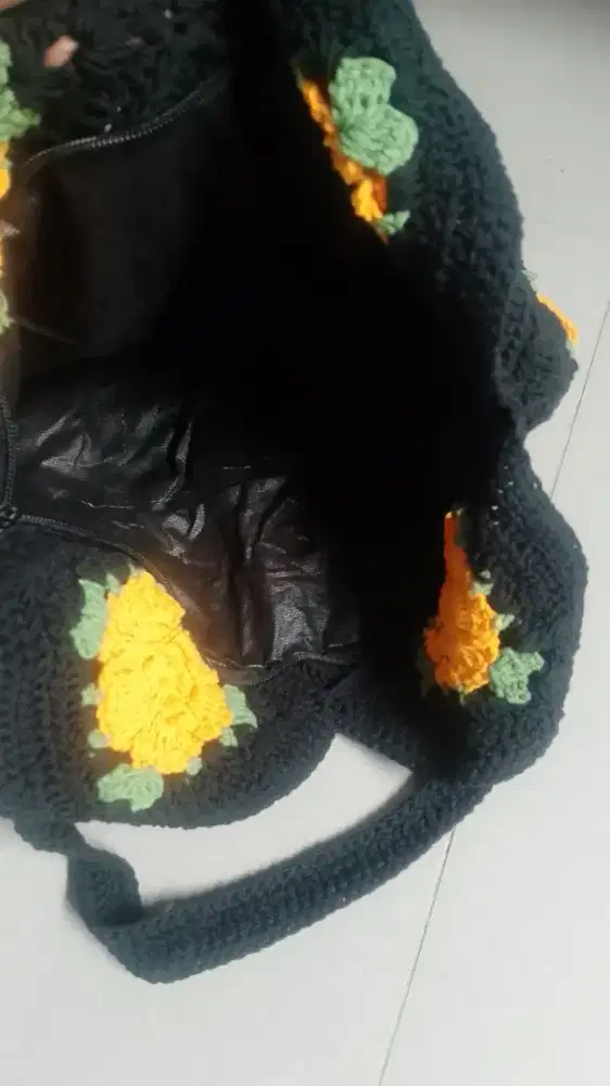 Tas Rajutan Wanita Motif Bunga