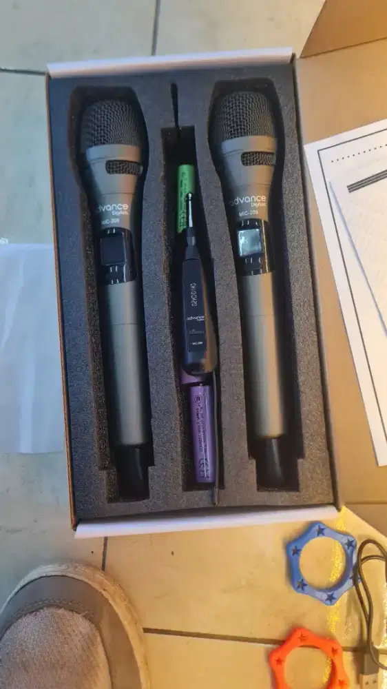 ADVANCE MIC WIRELESS TYPE 209