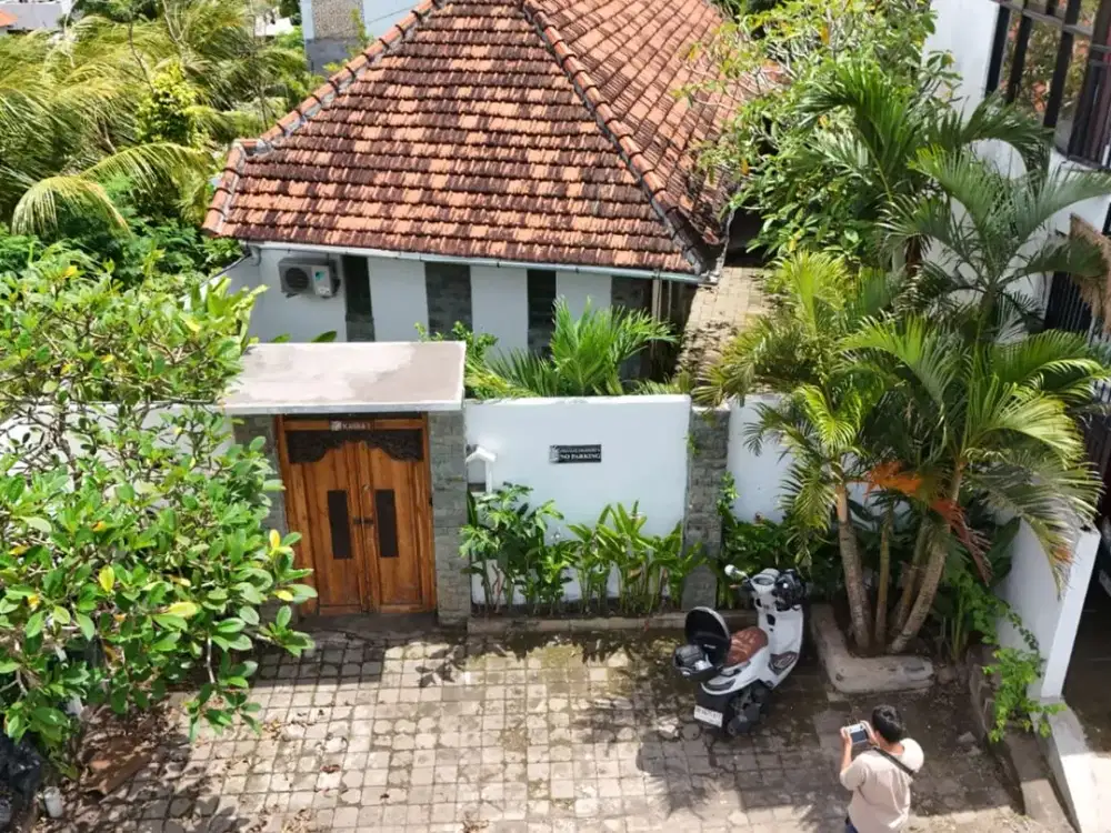 DISEWAKAN TANAH + BANGUNAN TUA DI ULUWATU