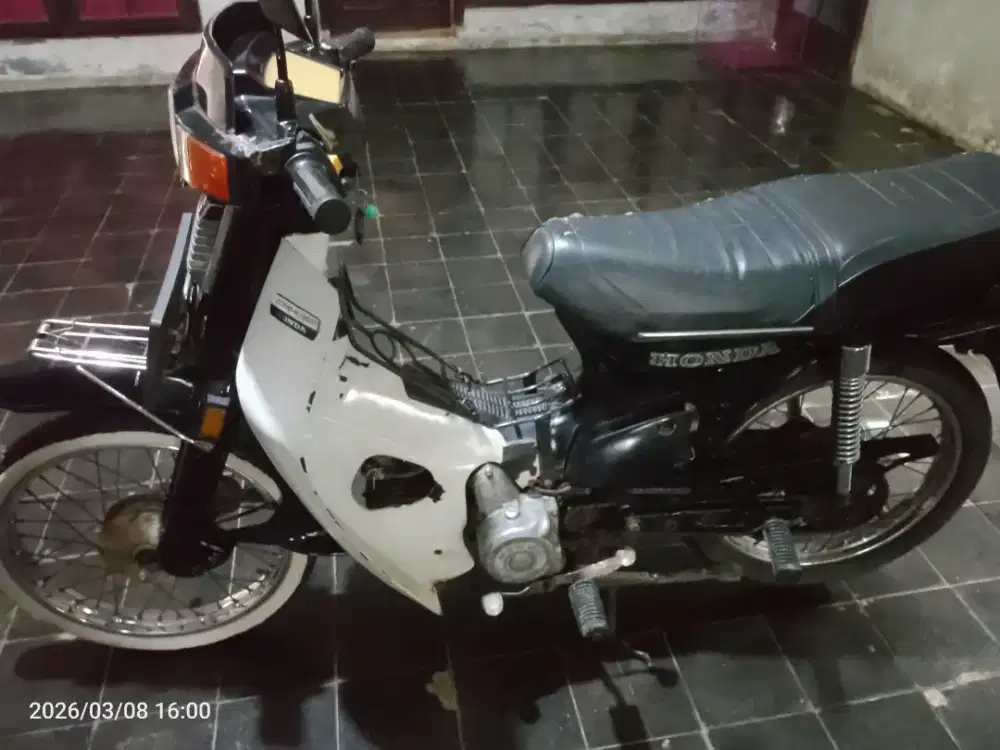 Jual motor antik Honda C86 CLUB tahun 83