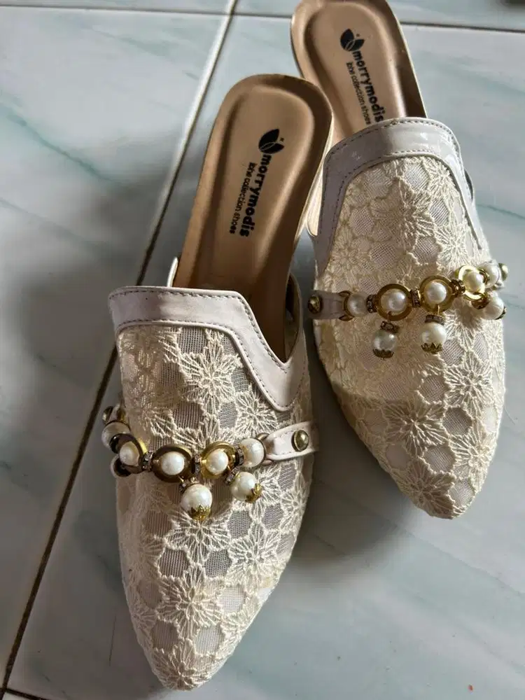 High heels wanita/high heels krem/high heels bordir (nego)