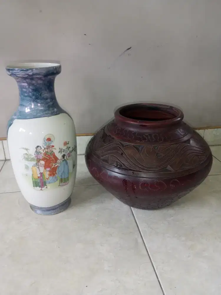 Antik guci China dan gentong ukir gerabah 2brg Rp.300rb