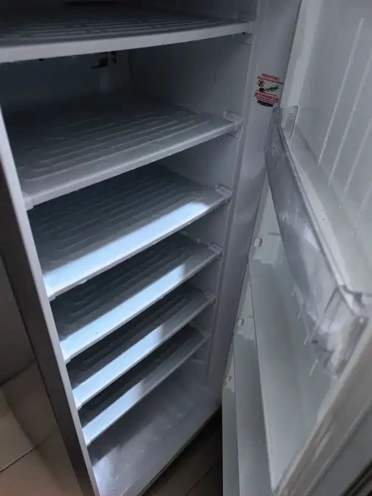 Dijual Kulkas es batu