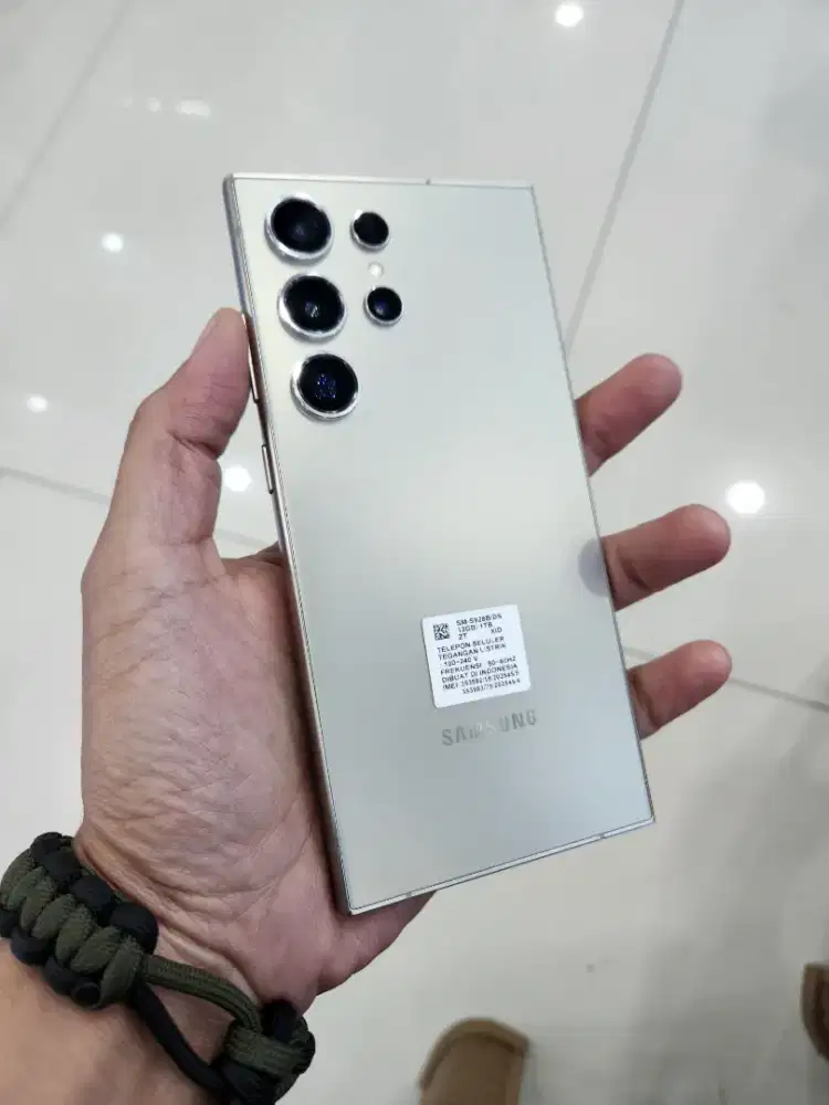 Samsung s24 ultra 1 tera kondisi like New tanpa minus