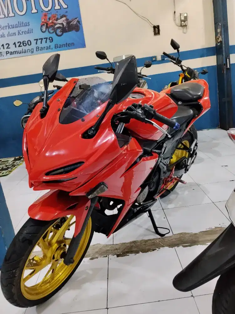 JUAL CEPAT HONDA CBR FESLIFT 2017 GRES FULL ORISINIL