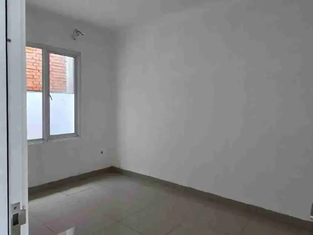 Rumah 2 lantai siap huni di Kelapa Cengkir