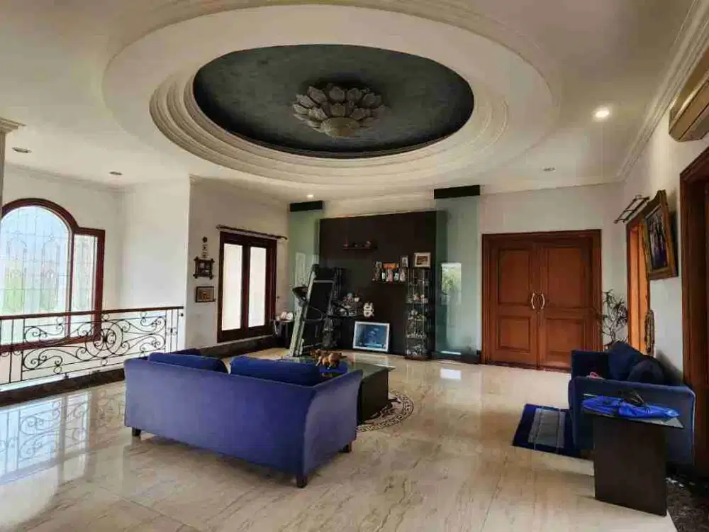 Rumah Mewah Hook di Villa Permata Gading