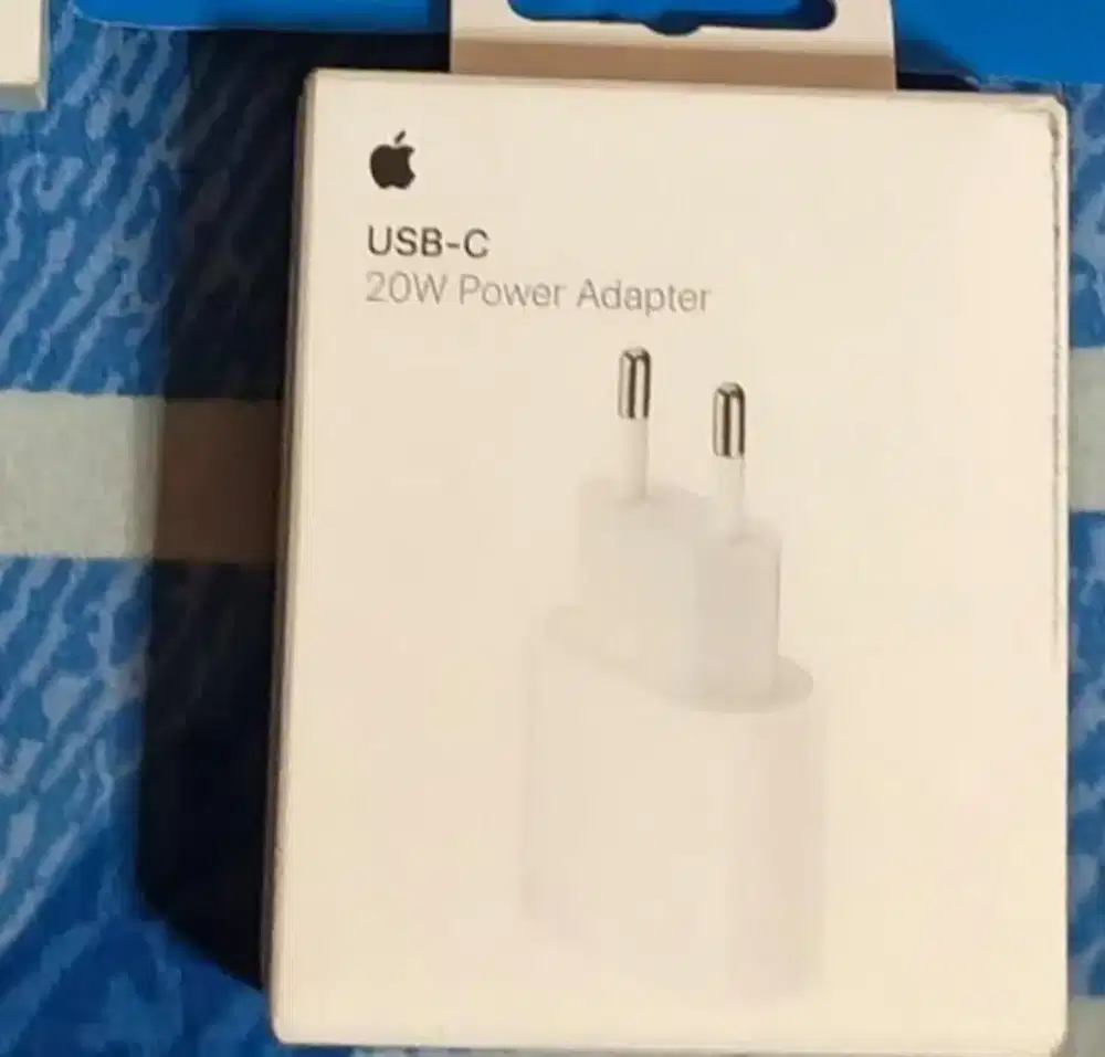 Adaptor iPhone eraphone 20 watt masih segel