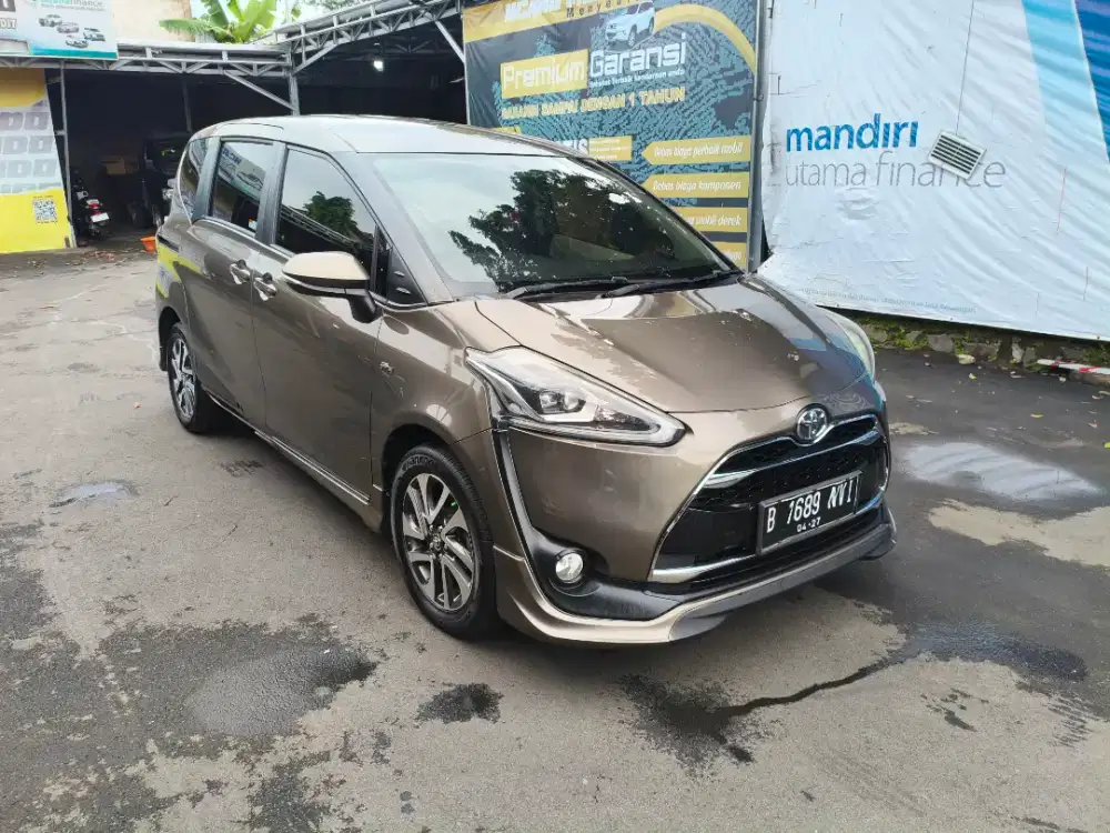 Toyota Sienta Q matic 2017