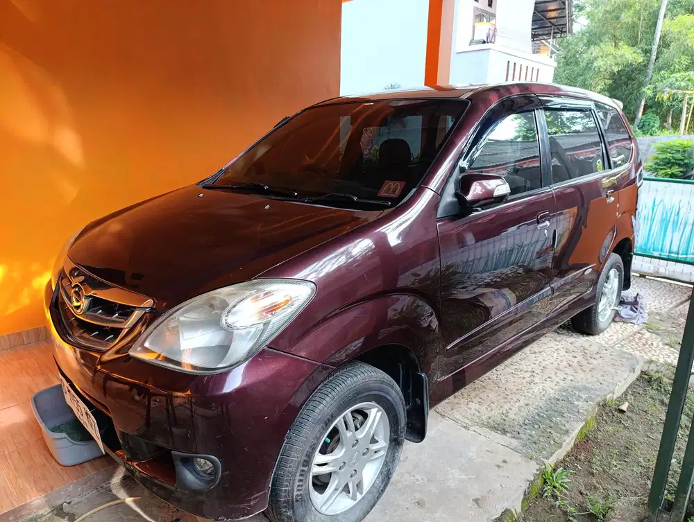 Daihatsu Xenia 2011 Bensin