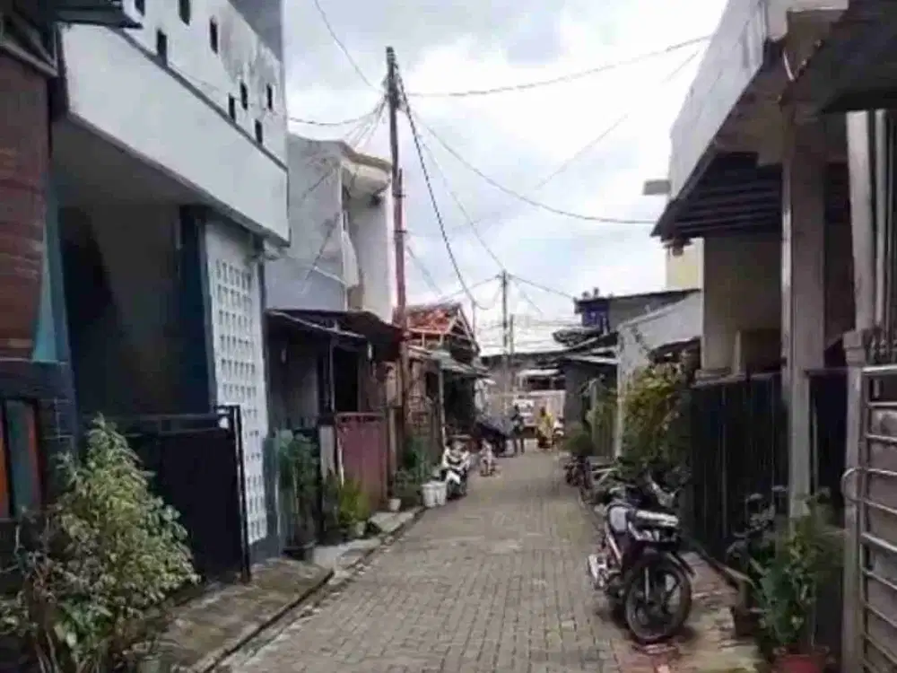Rumah Akses Mobil Hrg Promo bisa cicil ke pemilik di pasar lembang Ciledug Tangerang