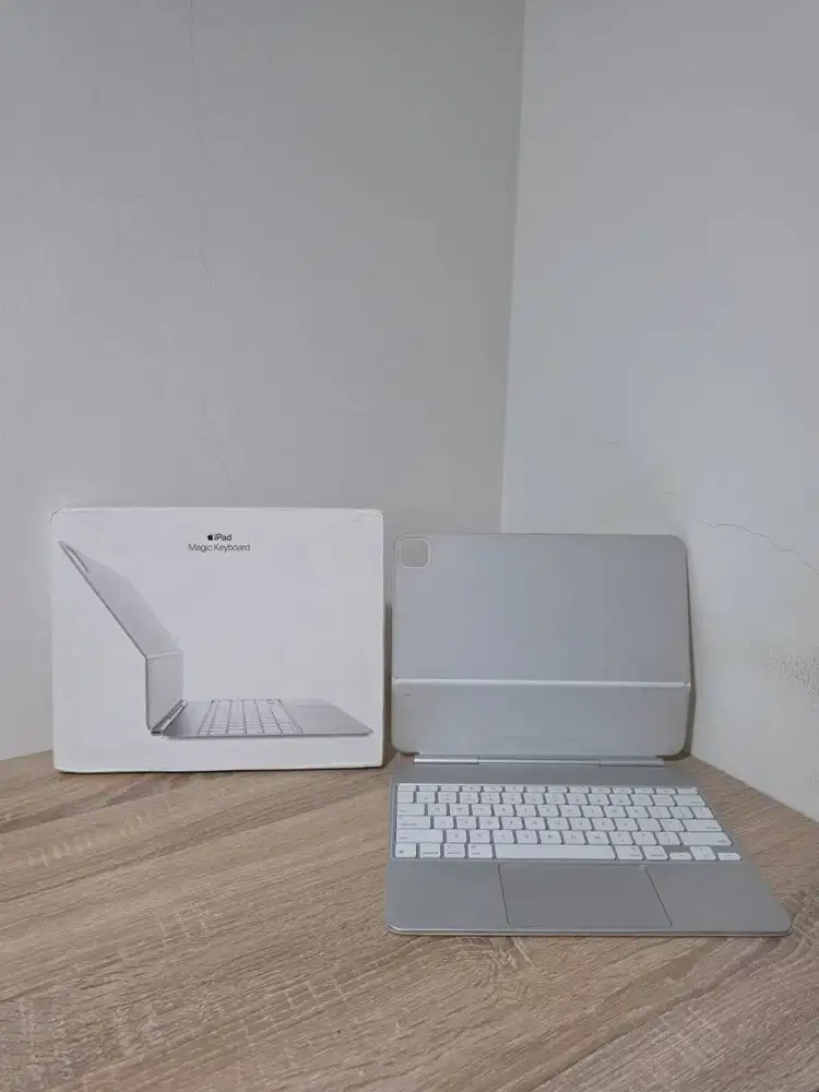 Apple Magic Keyboard 13 Inch - iPad Pro M4 M5 13 2024 2025