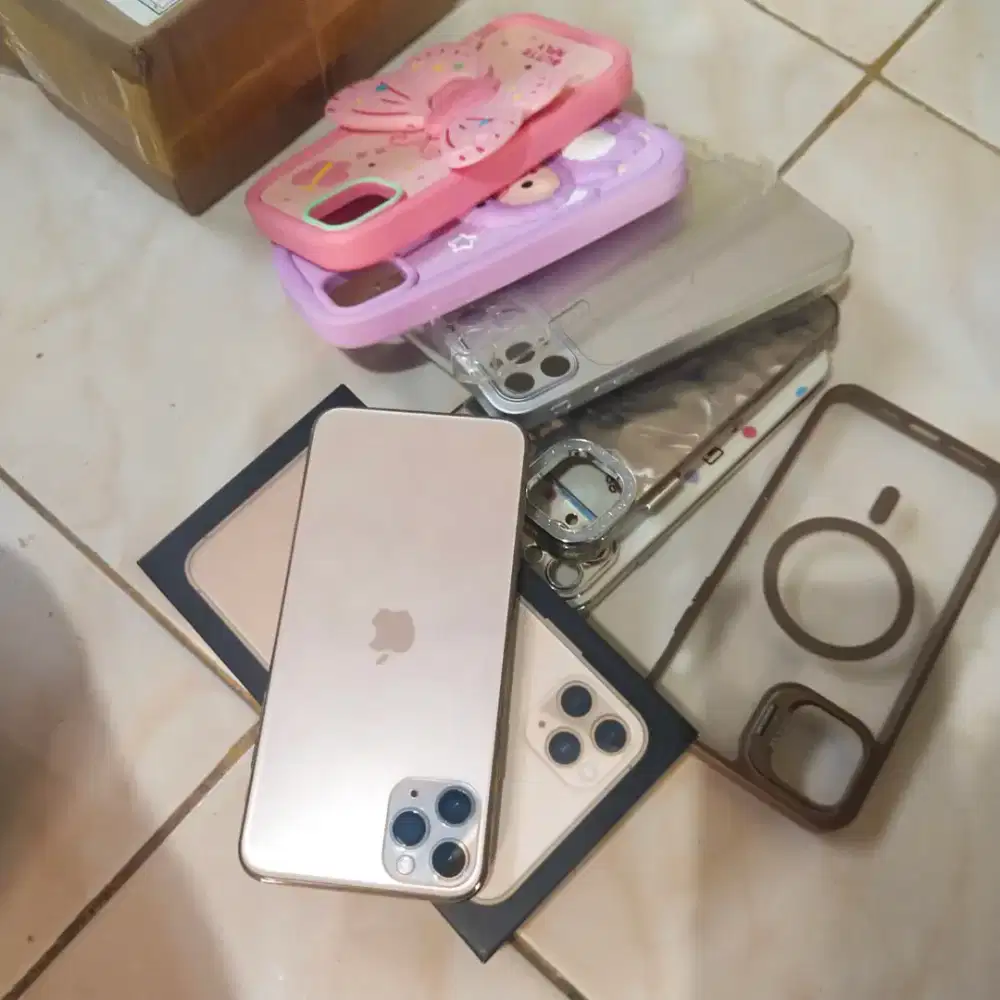 iPhone 11 pro mex ram 256