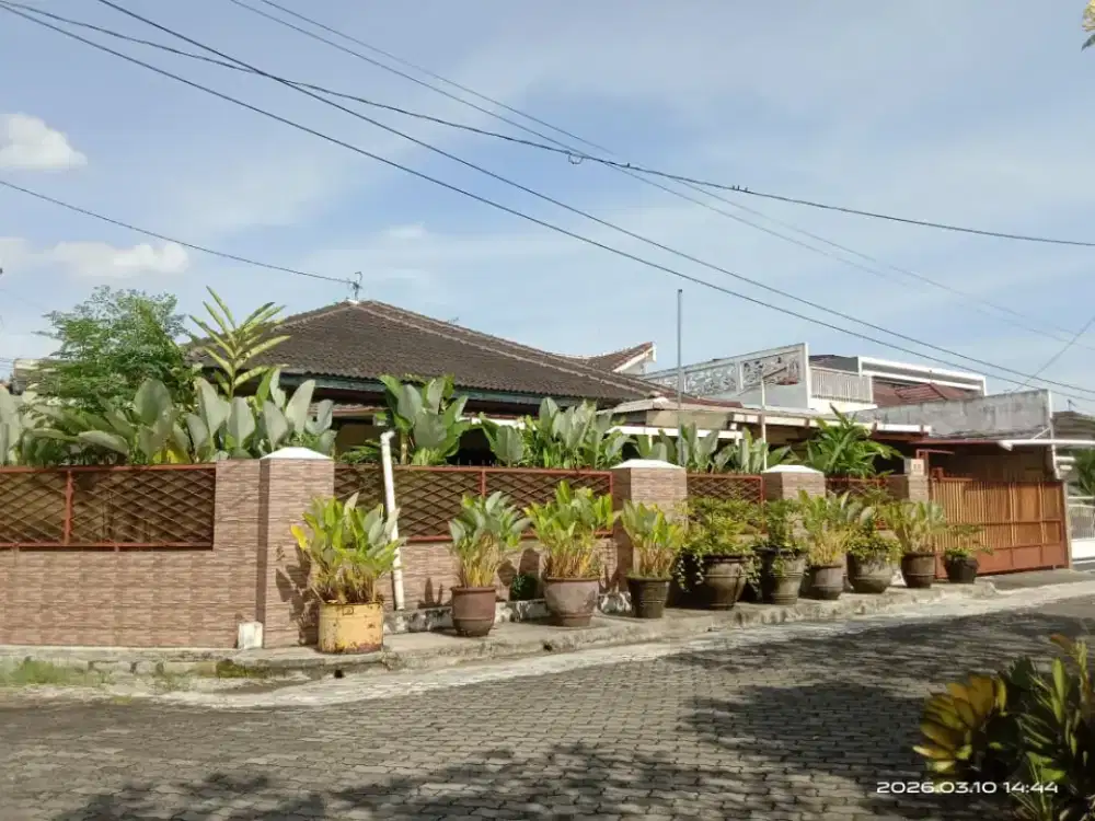 Di jual rumah di green garden taman griya indah