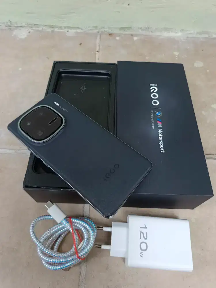 IQQO 12 RAM 16/512GB