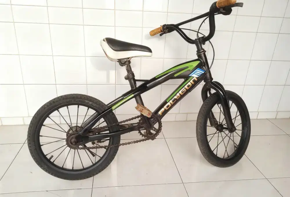Sepeda anak kecil uk16