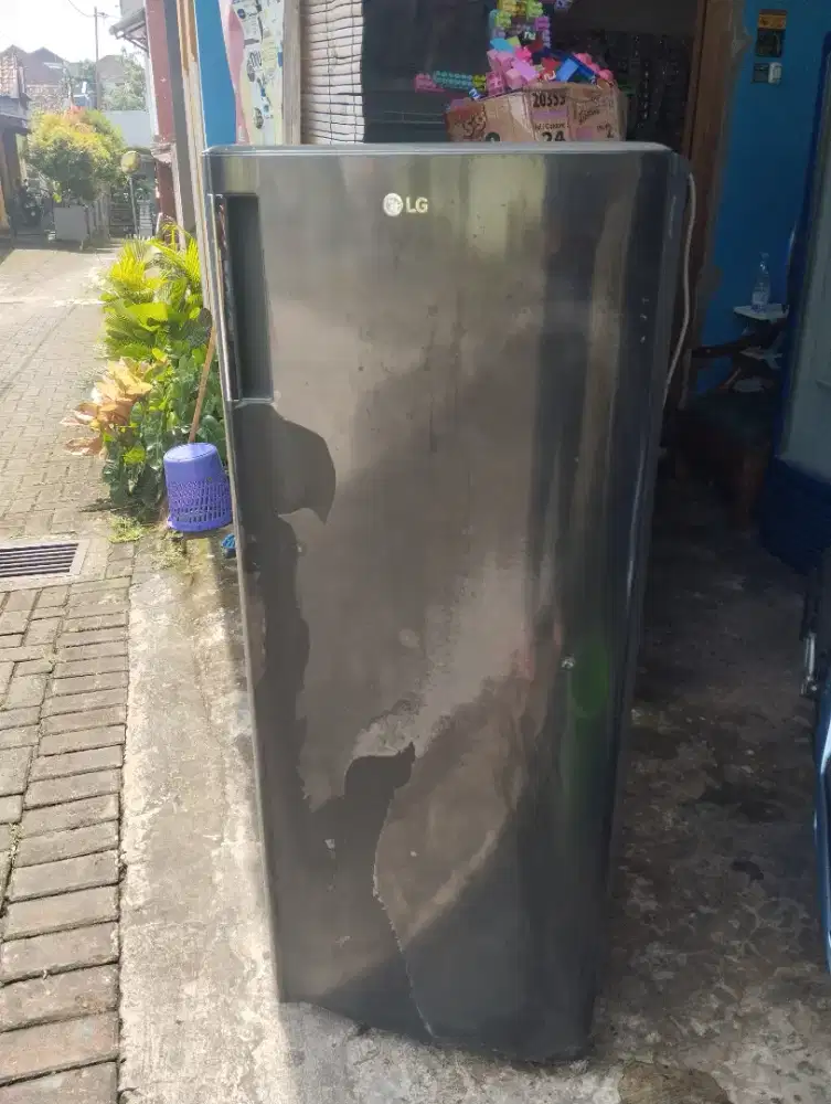 Freezer LG 6rak dijamin beku+garansi