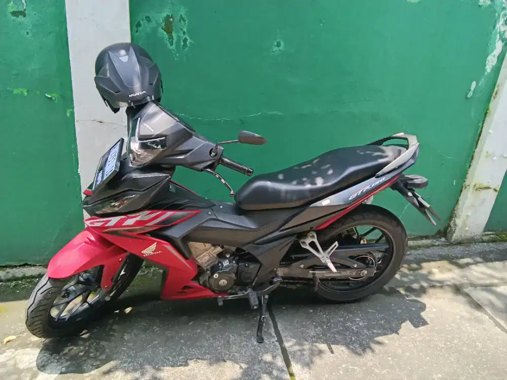 Dijual supra gtr 2020 km 24ribuan kondisi bagus