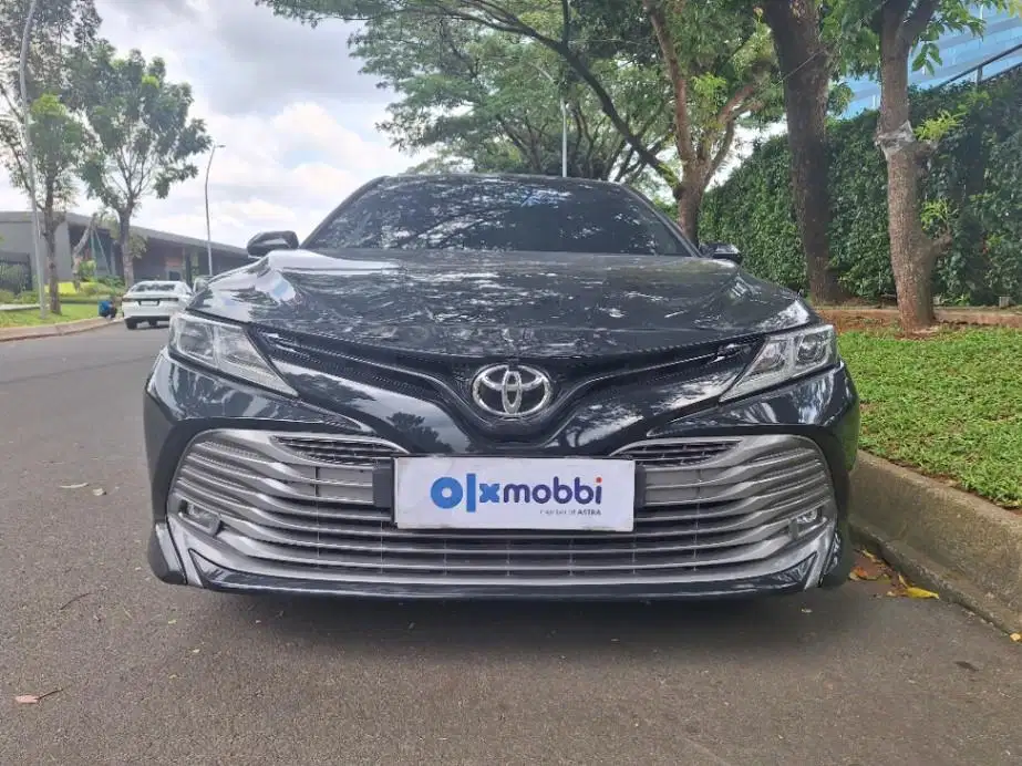 DP MURAH Toyota Camry 2.5 V Bensin-AT 2019 Hitam CISUB