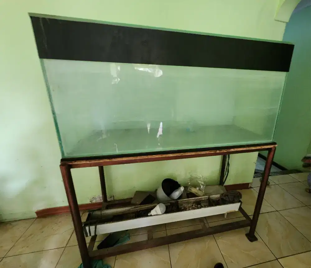 Dijual Aquarium Paket Lemari Besi