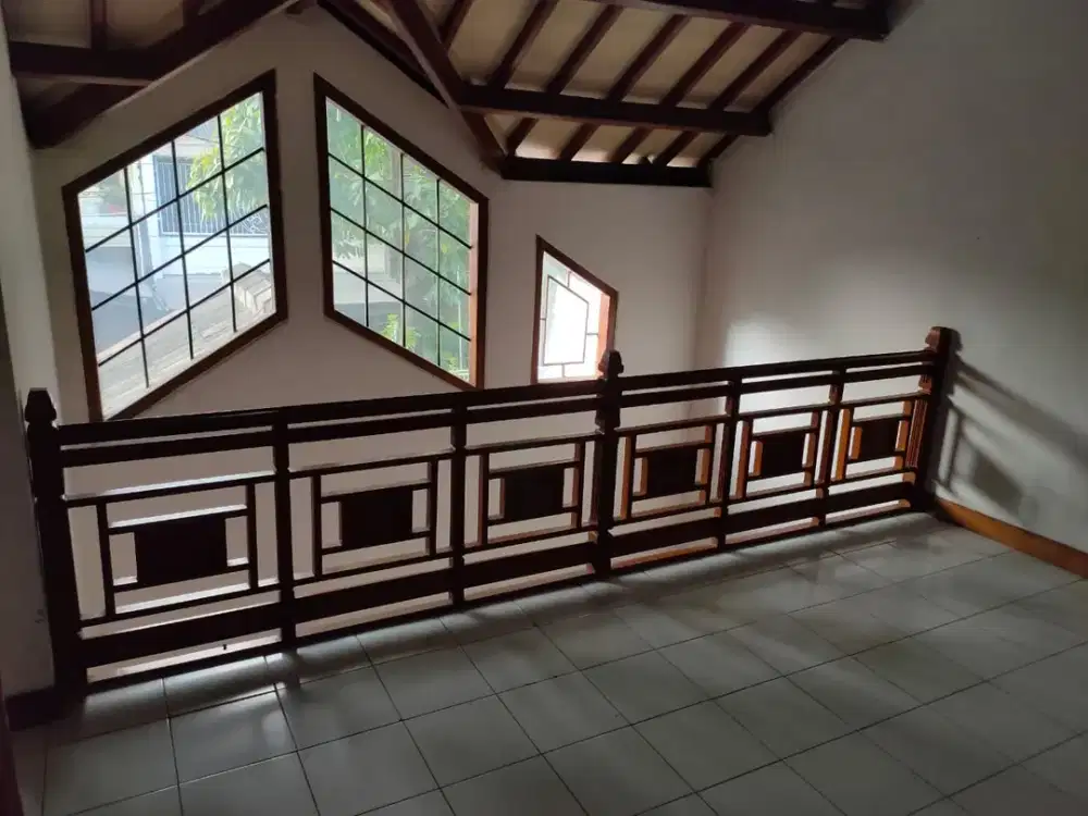 rumah di pasirluyu dekat pusat kota dan sekolah