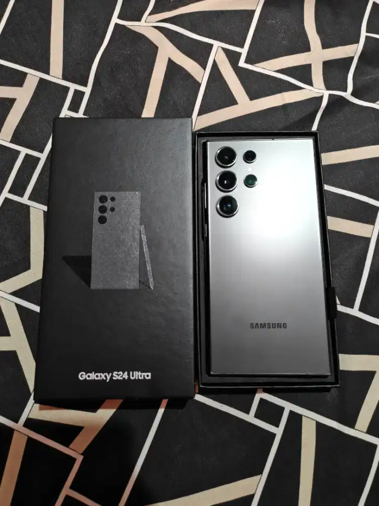 Samsung S24 Ultra 12/256gb SEIN