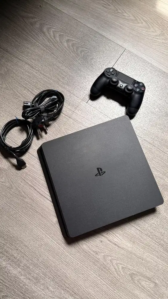 Ps4 slim 500Gb kondisi bagus