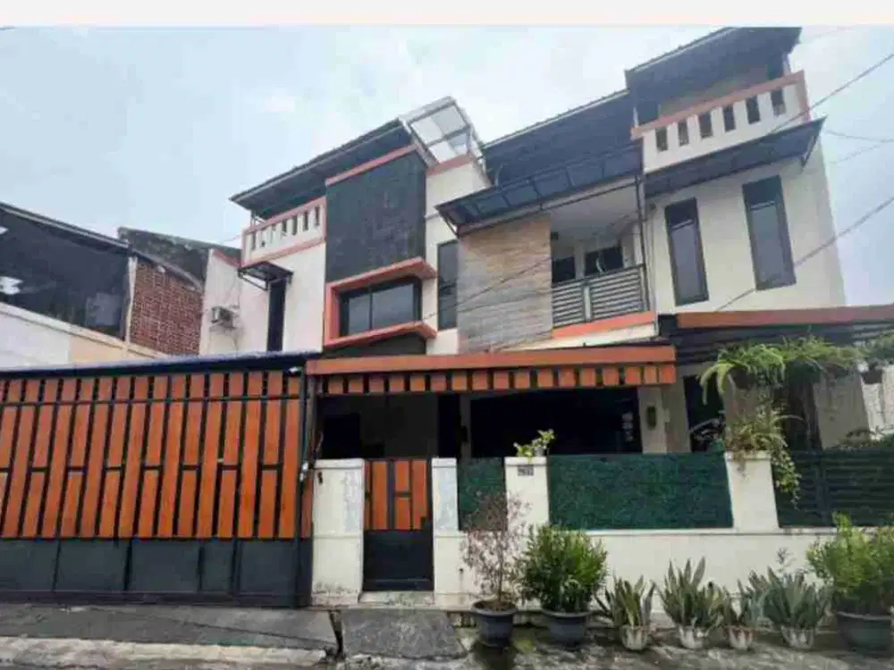 Dijual rumah Hook lingkungan Nyaman Pondok kelapa Jakarta Timur