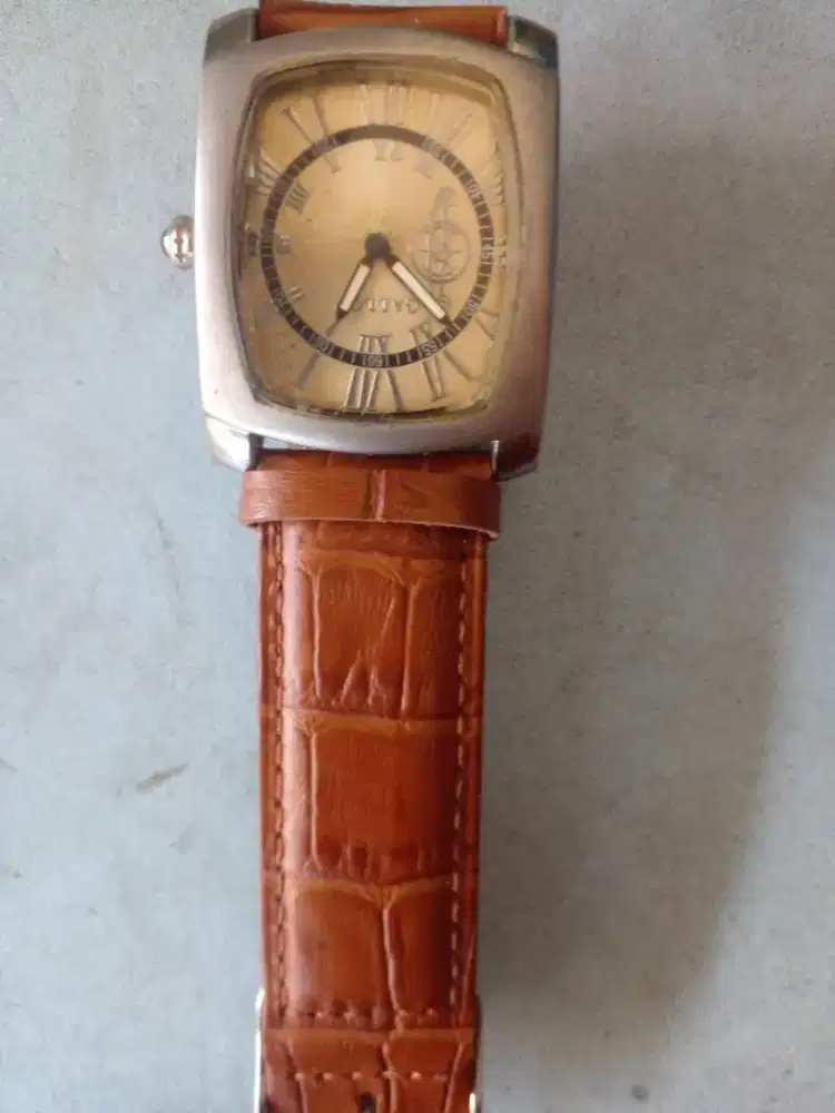Jam tangan pria