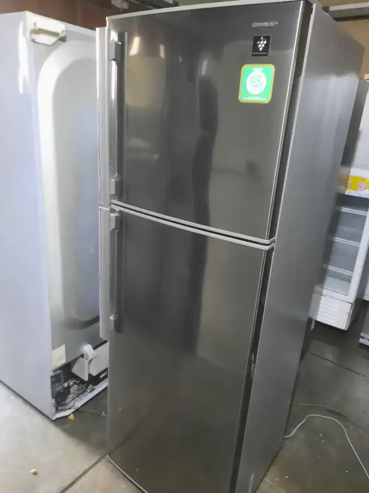 kulkas SHARP ion plasmacluster