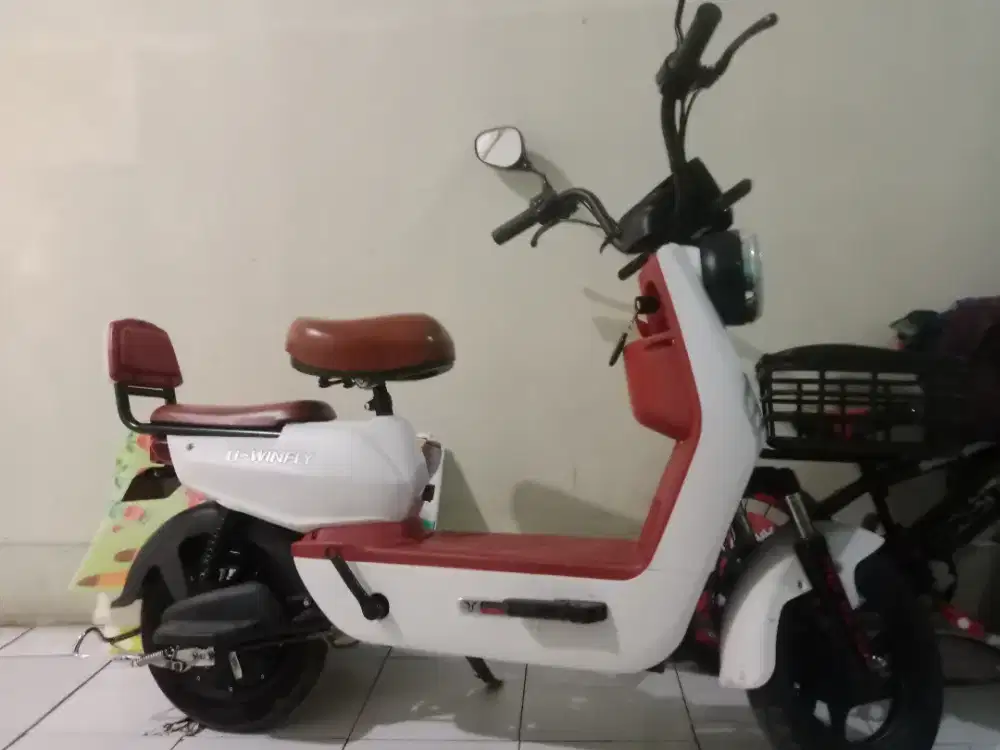 Sepeda listrik UWINFLY
