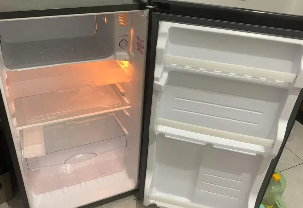 KULKAS SHARP 1 PINTU - 750.000