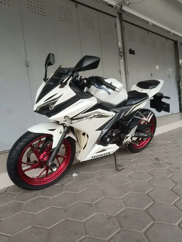 Honda CBR 150R 2017