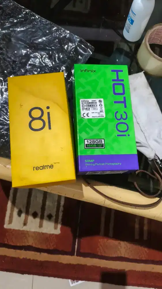 Realme 8i & infinix hot 30i RUSAK