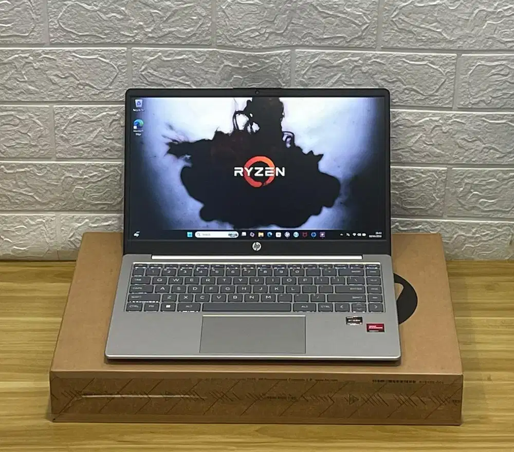 Jual cepat Hp 14 slim fulset like new bergarnsi