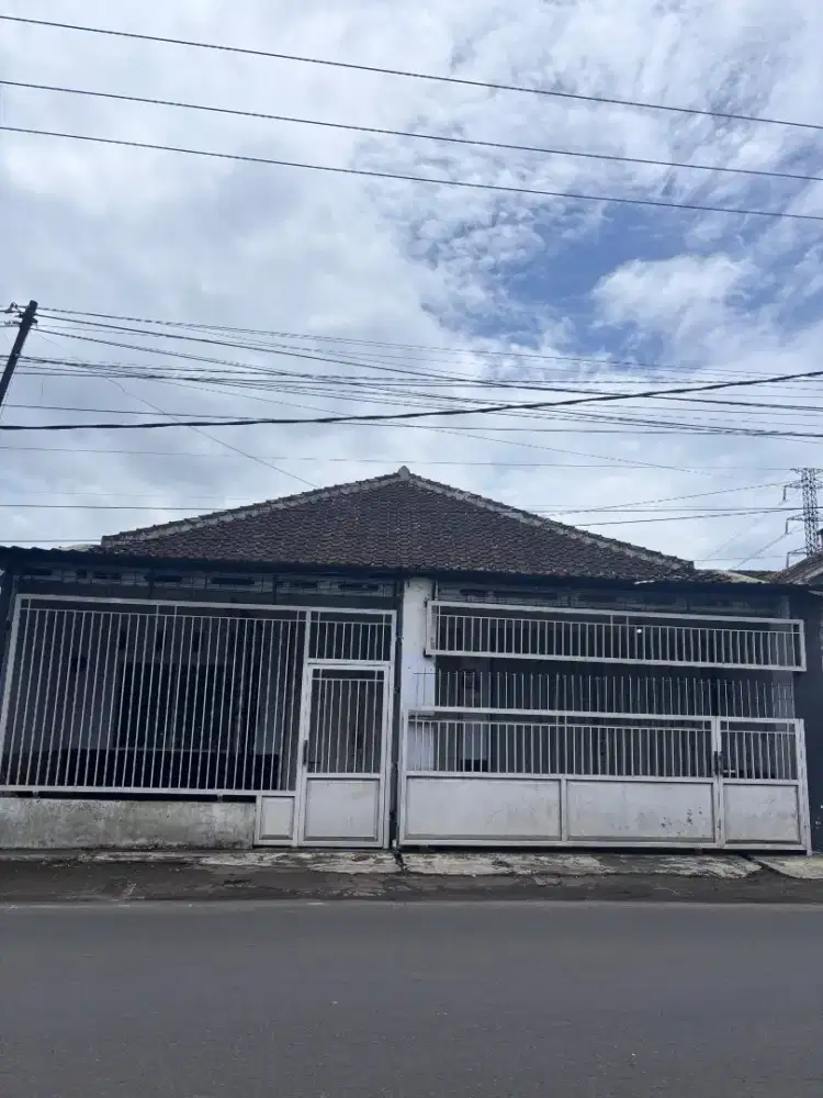 Disewakan Ruko di Jalan Raya Baros