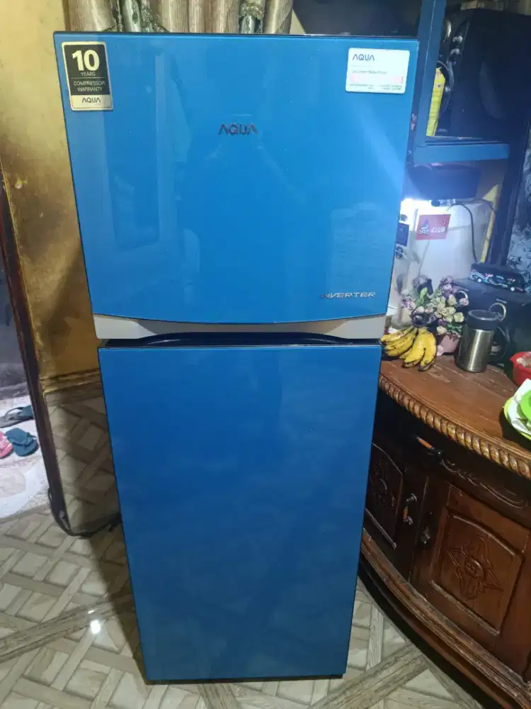 Kulkas 2 pintu merek AQUA inverter
