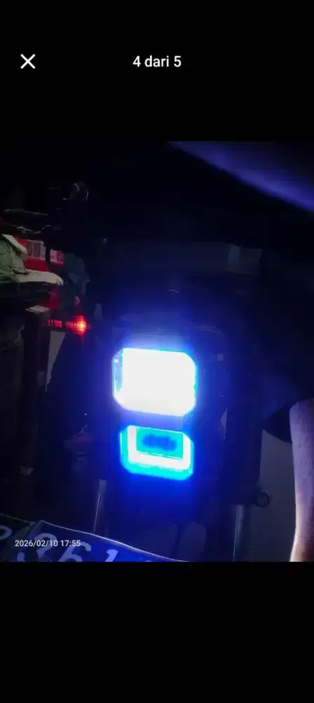 Billed sepasang Biru Putih