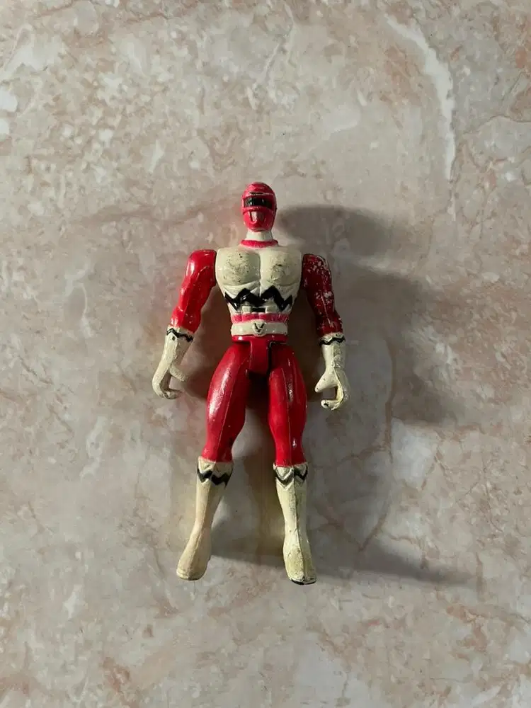 mainan power ranger merah putih