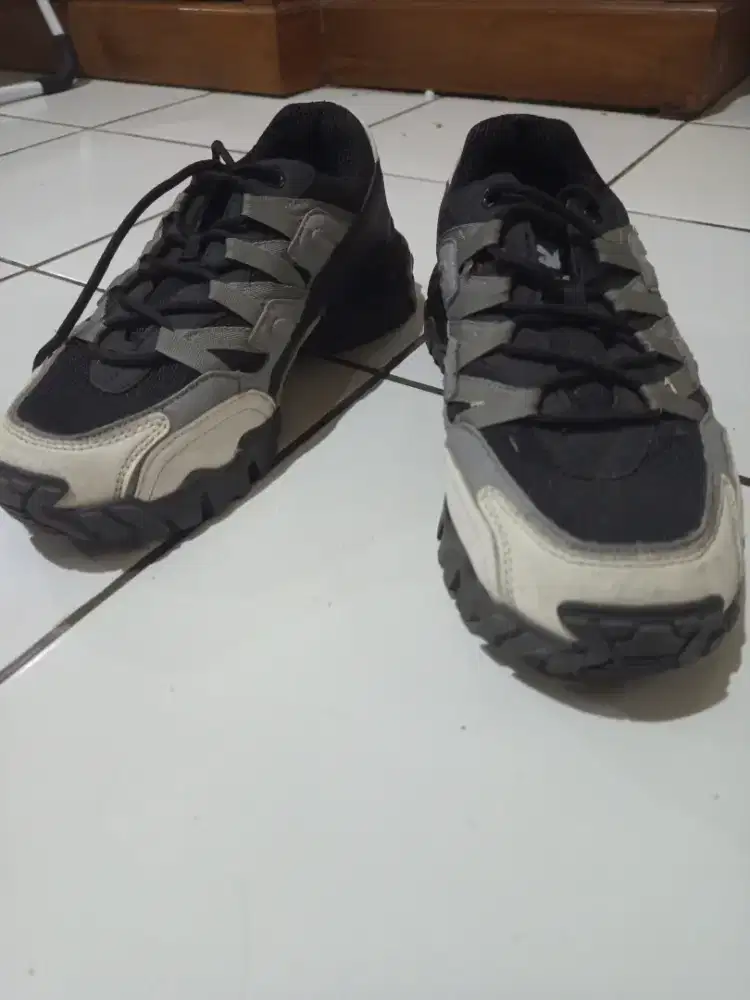 Sepatu ori merk playboy uk. 41 unisex