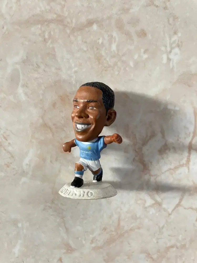 mainan karakter bola city