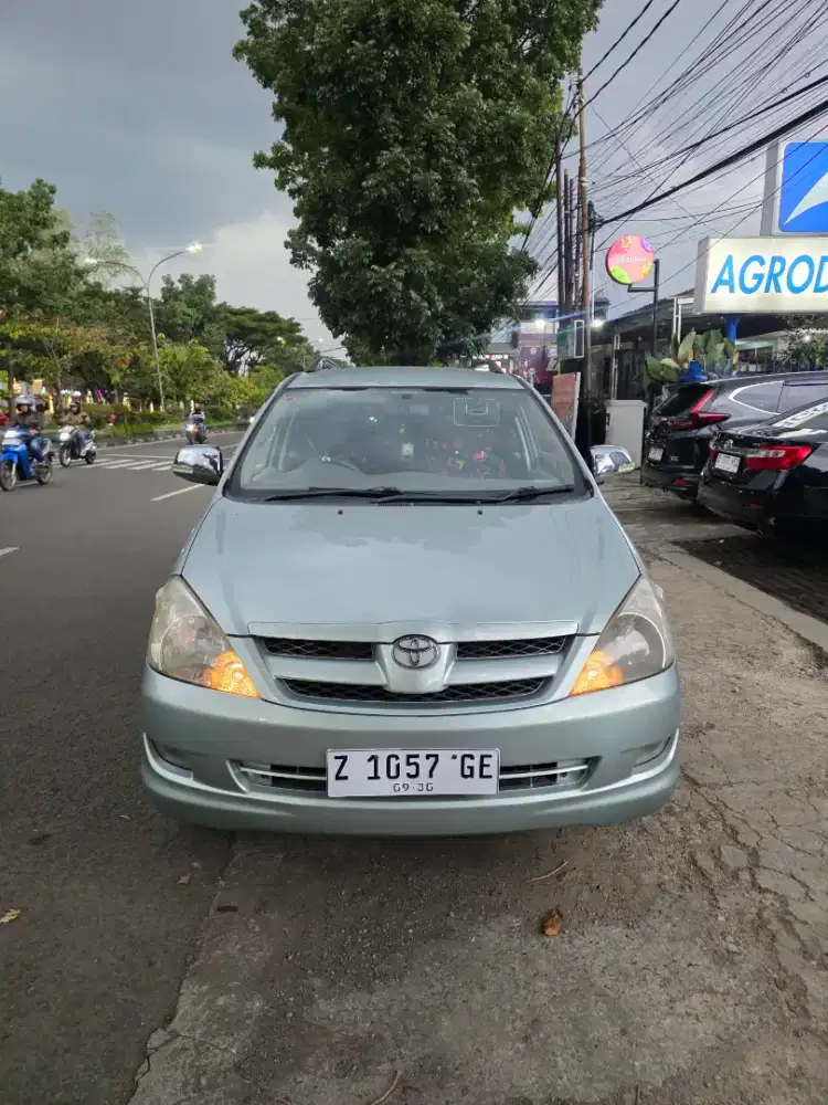 Innova Bensin AT 2008