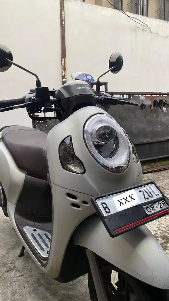 Scoopy prestige white 2023