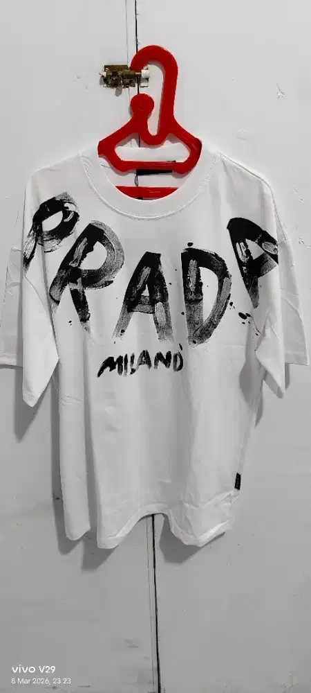 Kaos Putih Prada