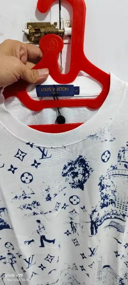 Baju Louis Vuitton