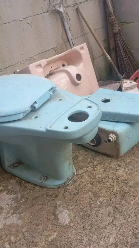 (JUAL CEPAT SAJA) CLOSET DUDUK