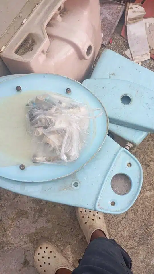 (JUAL CEPAT SAJA) CLOSET DUDUK