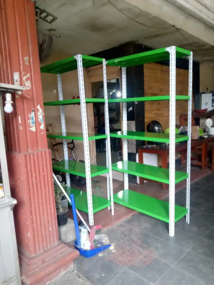 Rak besi rak perlengkapan toko