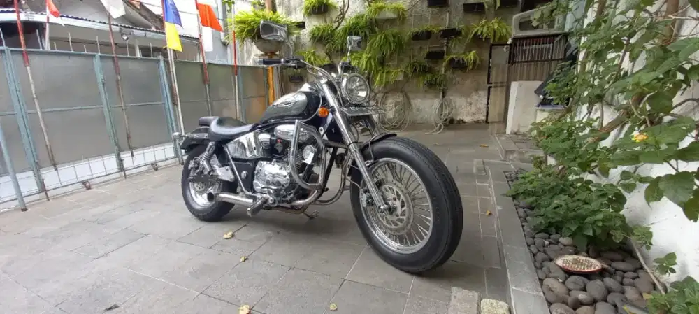 Sepeda motor touring legend